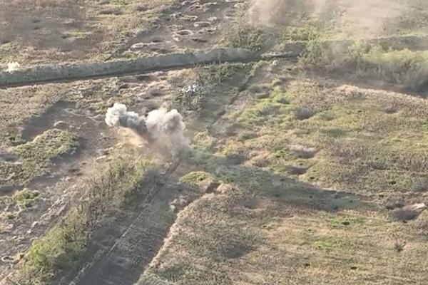 Опорник вмяли в чернозём. Танкисты обрушили на боевиков ВСУ всю мощь