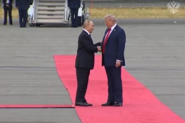 Песков: приглашение Путина Трампу приехать в Москву остается в силе