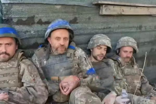 Раздавили и вперед. Только бросившие оружие боевики избежали ужасной участи