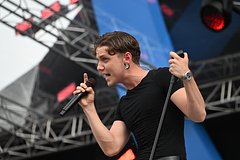 19-летний российский певец резко поднял цену на корпоративы из-за популярности