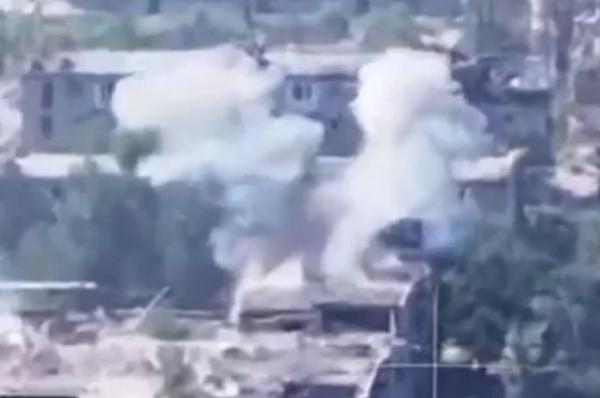 Артиллерия разнесла узел связи и укрытия с боевиками ВСУ в Северске