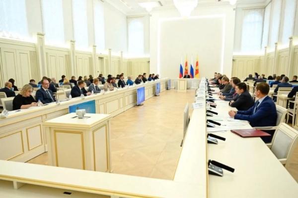 На высоком уровне. Игорь Руденя поставил задачи по отдыху детей