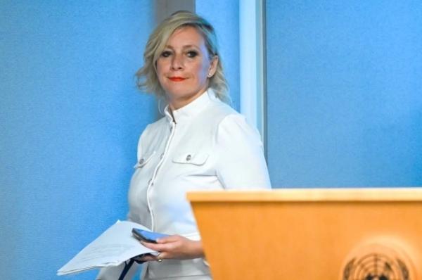 Захарова призвала узнать, почему отключился микрофон Бербок на словах об РФ
