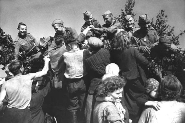 «Это Вильнюс, брат, говори по-русски!» «Язык агрессора» торжествует в Литве