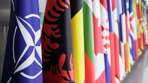 peskov-ukazal-na-opasnye-posledstvija-zajavlenij-nato-o-prave-sbivat-samolety-rf-c581e59.jpg