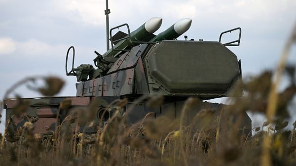 Силы ПВО за пять часов сбили 16 дронов ВСУ в небе над регионами России