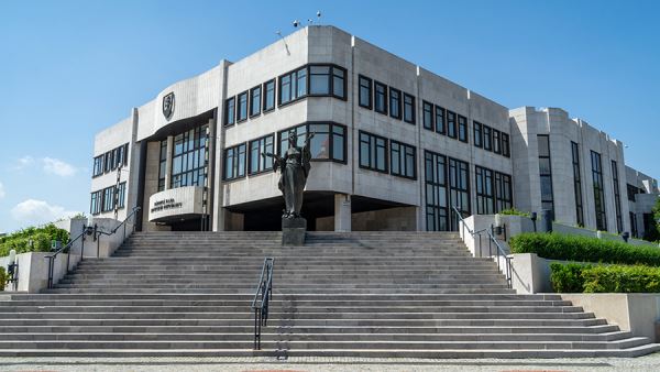 В Словакии парламент проголосовал за закрепление в конституции двух полов