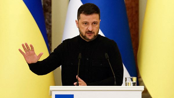 Зеленский заявил о жестких боевых действиях в районе Купянска